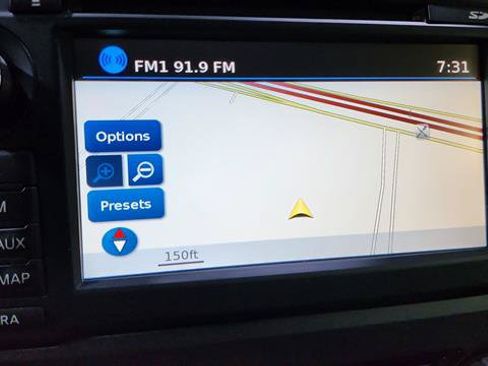 Used 2017 Nissan Titan SV RWD image 16