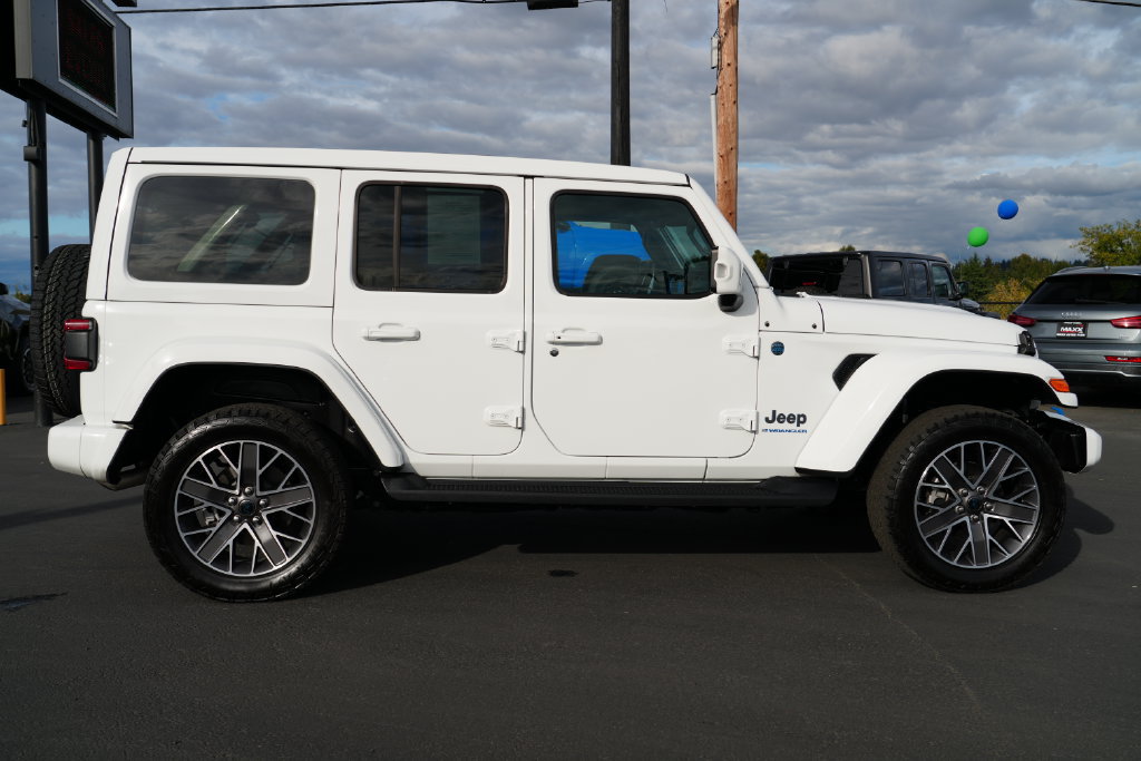 Used 2024 Jeep Wrangler High Altitude AWD/4WD image 8