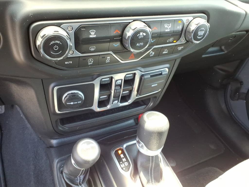 Used 2021 Jeep Gladiator Overland w/ Safety Group AWD/4WD image 13