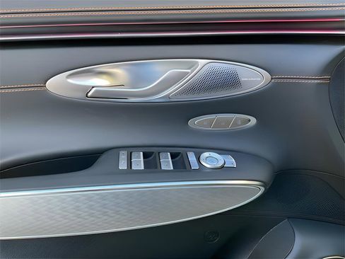 New 2026 Genesis GV70 2.5T Sport Prestige AWD/4WD image 18