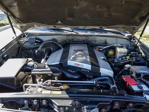 Used 1999 Toyota Land Cruiser image 30