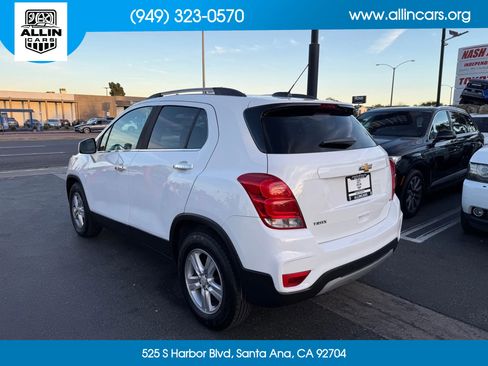 Used 2018 Chevrolet Trax LT w/ LT Convenience Package FWD image 6