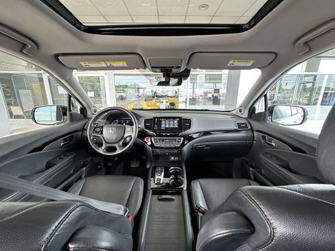 Used 2020 Honda Pilot Touring image 21