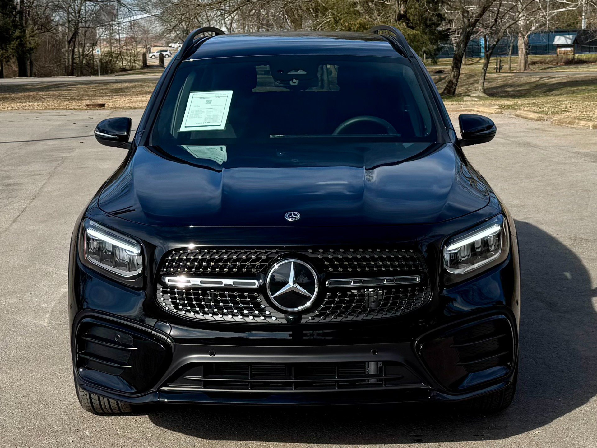 Used 2025 Mercedes-Benz GLB 250 w/ AMG Night Package image 6
