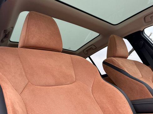 Used 2023 Lexus RZ 450e Premium image 20