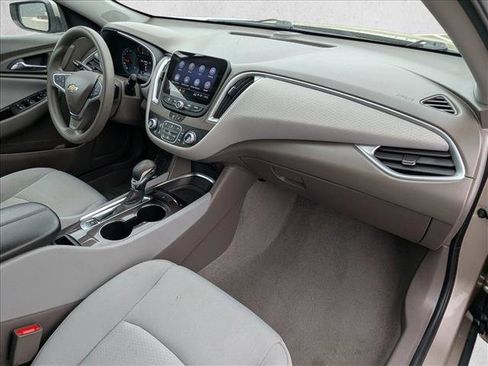 Used 2022 Chevrolet Malibu LT FWD image 21