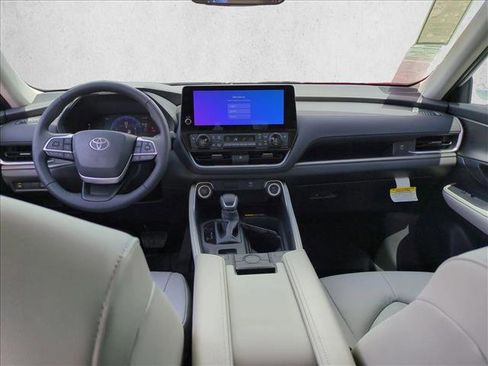 New 2026 Toyota Grand Highlander XLE image 14