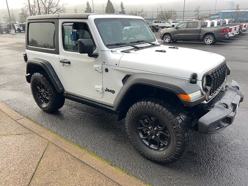 Used 2024 Jeep Wrangler Willys image 3