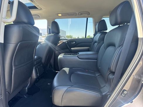 Used 2024 INFINITI QX80 Luxe AWD/4WD image 15