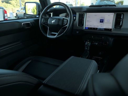 Used 2025 Ford Bronco Outer Banks image 27