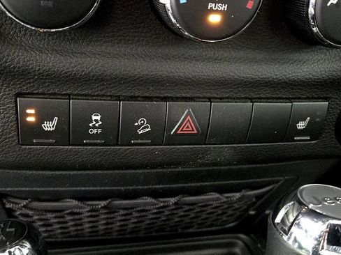 Used 2018 Jeep Wrangler Unlimited Sport S AWD/4WD image 25