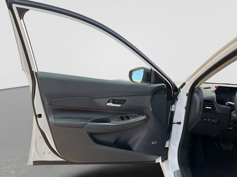 New 2026 Nissan Sentra SR w/ SR Premium Package FWD image 18