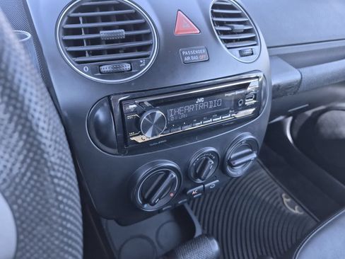 Used 2008 Volkswagen Beetle S FWD image 26