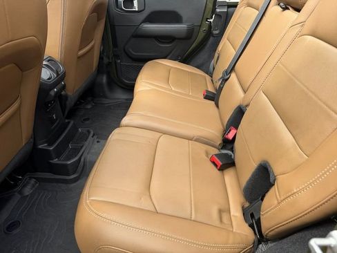 Used 2023 Jeep Wrangler Unlimited Sahara w/ Cold Weather Group AWD/4WD image 12