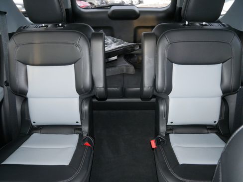 Certified 2023 Ford Explorer XLT w/ Equipment Group 202A image 13