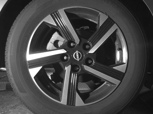Used 2025 Nissan Sentra SV FWD image 15