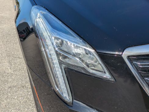 Used 2019 Cadillac XTS Luxury image 10