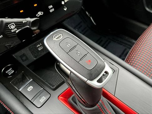 Certified 2025 Nissan Kicks SR AWD/4WD image 37