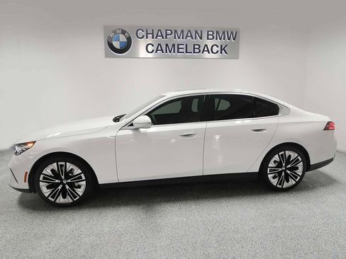 New 2026 BMW 530i image 3