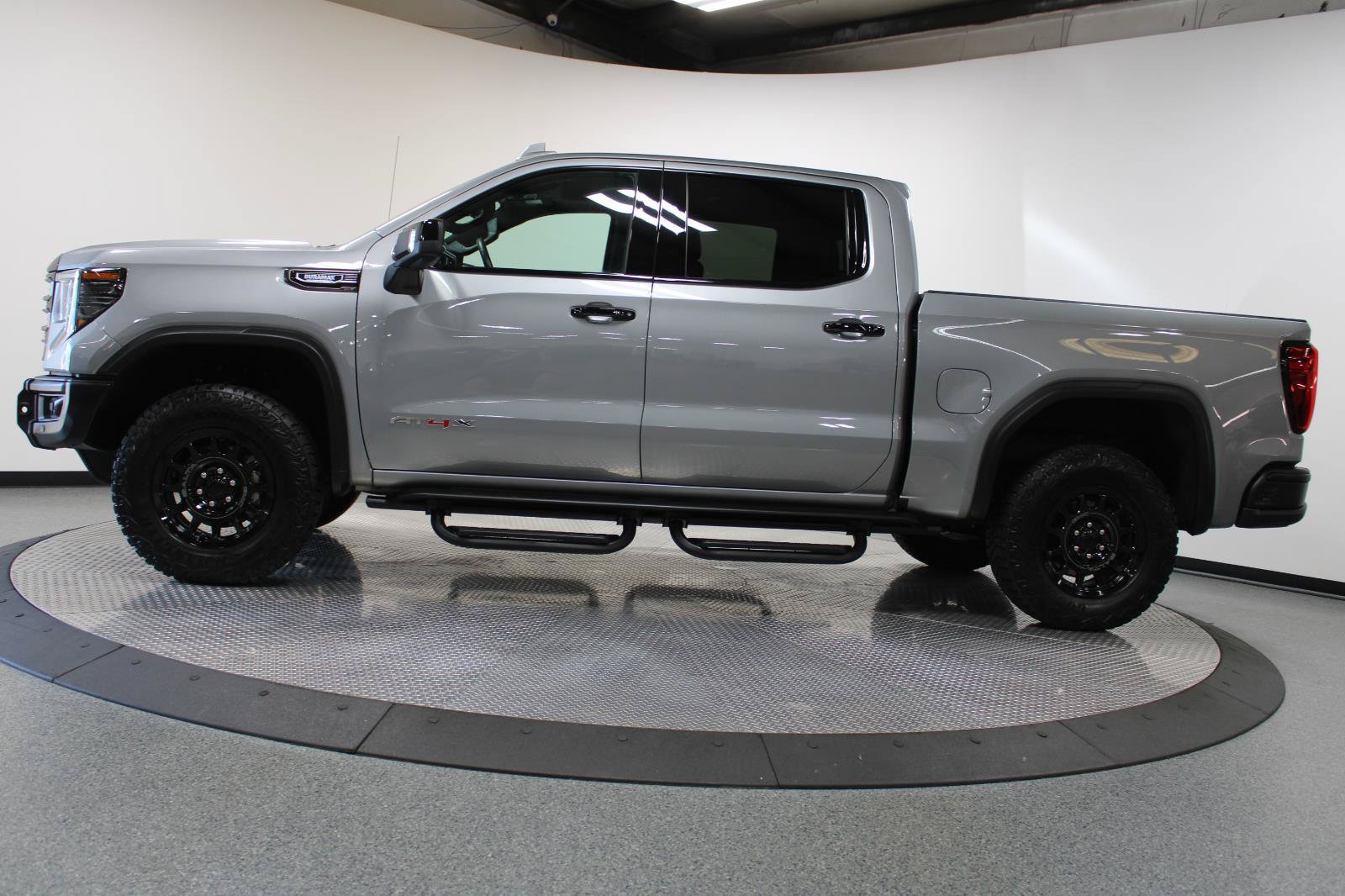 Used 2024 GMC Sierra 1500 AT4X w/ AT4X AEV Edition AWD/4WD image 7