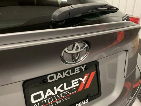 Used 2018 Toyota C-HR XLE image 15