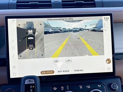 New 2026 Land Rover Defender 110 X-Dynamic SE image 32