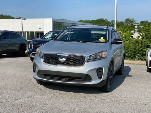 Used 2019 Kia Sorento S FWD image 3