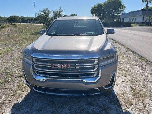 Used 2022 GMC Acadia SLT w/ Technology Package FWD image 2