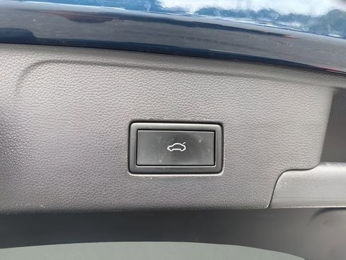 Used 2023 Volkswagen Atlas Cross Sport SEL Premium R-Line image 32