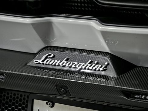 Used 2025 Lamborghini Revuelto AWD/4WD image 18