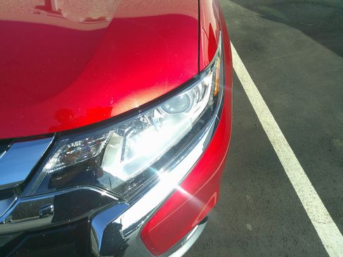 Used 2018 Mitsubishi Outlander ES image 11