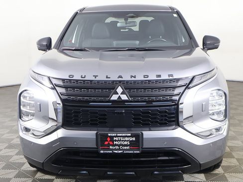 Used 2023 Mitsubishi Outlander SE Black Edition image 12