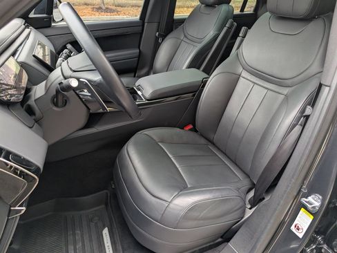 Used 2023 Land Rover Range Rover Sport SE Dynamic image 5