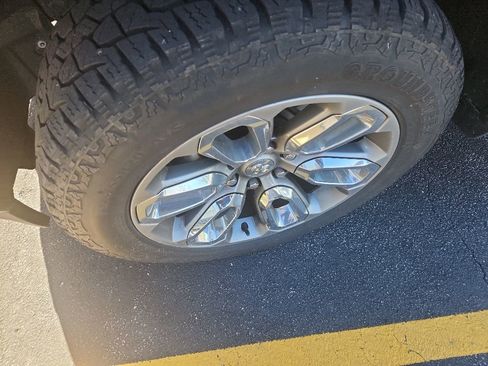 Used 2020 RAM 1500 Laramie w/ Sport Appearance Package AWD/4WD image 2