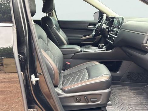 Used 2024 Nissan Pathfinder Platinum w/ Cargo Package FWD image 11