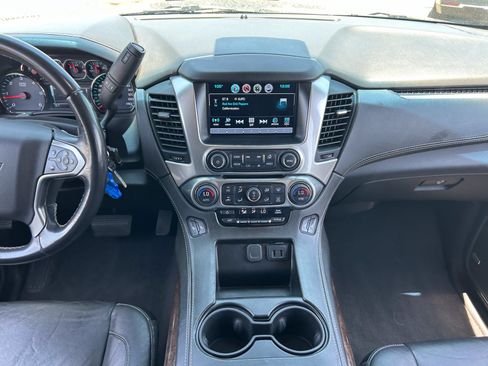 Used 2020 Chevrolet Suburban LT AWD/4WD image 15