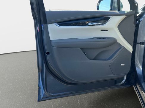 Used 2021 Cadillac XT6 Premium Luxury image 16