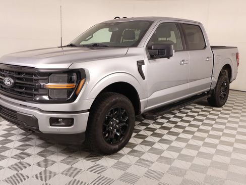 Used 2025 Ford F150 XLT w/ Equipment Group 302A MID AWD/4WD image 12