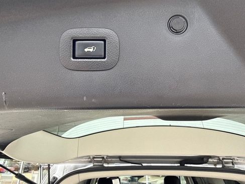 Used 2020 Nissan Armada SL w/ Premium Package AWD/4WD image 18