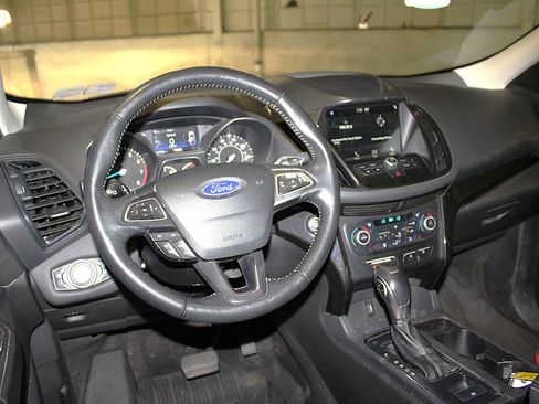 Used 2019 Ford Escape SE AWD/4WD image 4