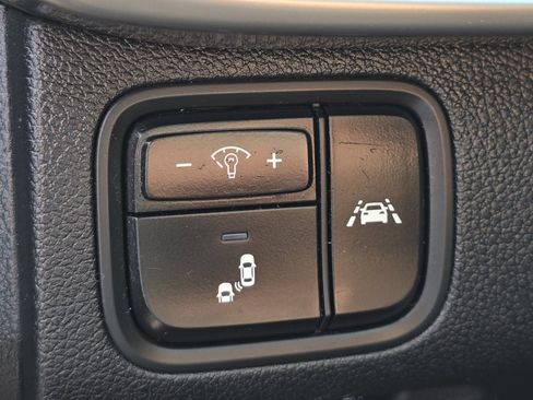 Used 2020 Kia Optima LX image 8