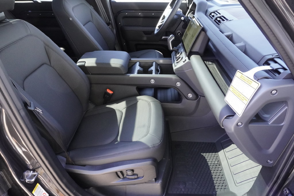 New 2026 Land Rover Defender 110 S AWD/4WD image 23
