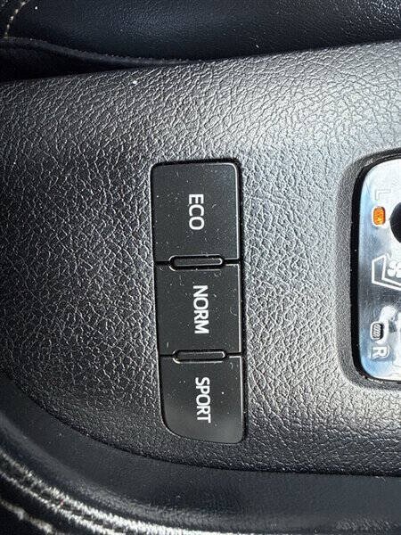 Used 2016 Toyota Avalon Limited w/ Toyota Safety Sense Package FWD image 35