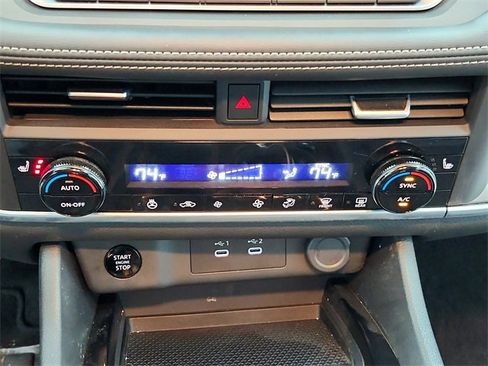 Used 2024 Nissan Rogue SV w/ SV Premium Package image 33