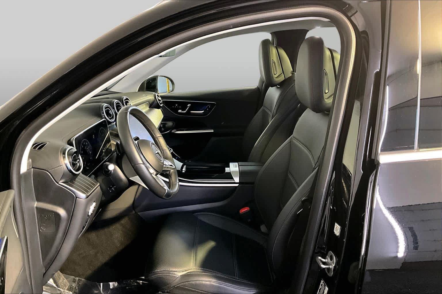 Used 2023 Mercedes-Benz GLC 300 4MATIC image 9