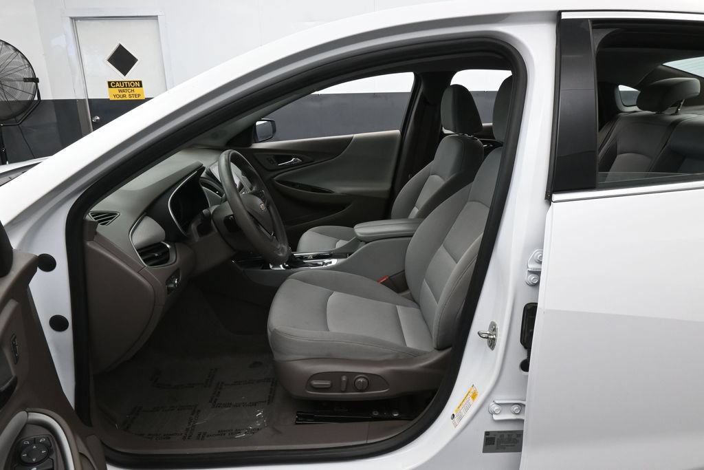 Used 2024 Chevrolet Malibu LT FWD image 11