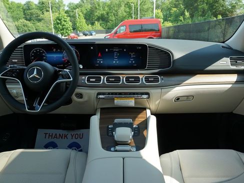 New 2026 Mercedes-Benz GLS 450 4MATIC image 33