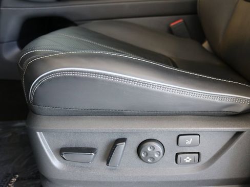 Certified 2025 INFINITI QX80 Sensory image 16