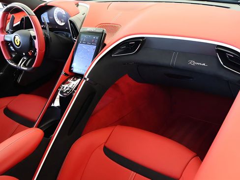 Used 2023 Ferrari Roma image 18
