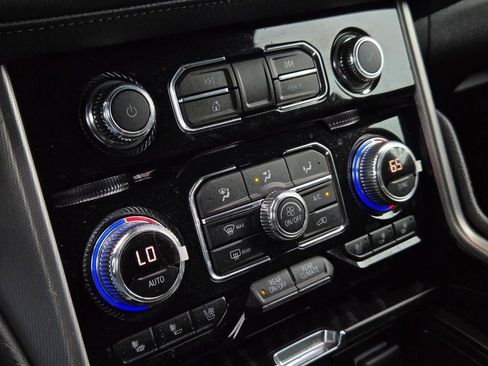 Used 2023 GMC Yukon Denali image 19